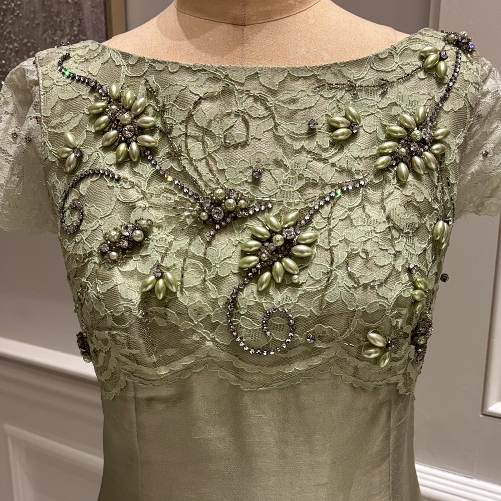 Vintage-stunning silk mint Green Embroidered beaded Dress - Picture 3 of 12